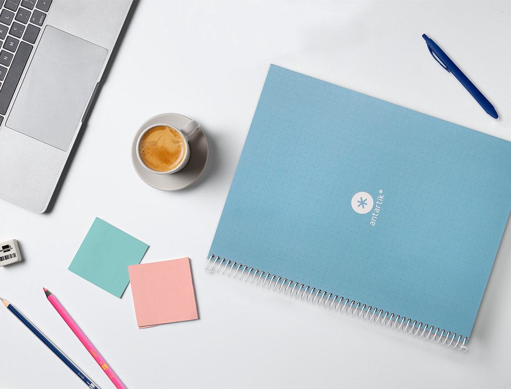 CADERNO ESPIRAL A4 MICRO ANTARTIK CAPA FORRADA 80F 90 GR PONTILHADO 1 BANDA 4 FUROS COR CELESTE